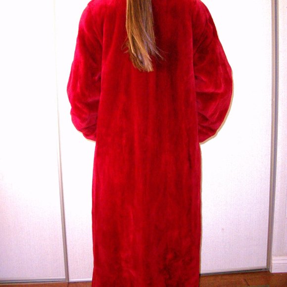 FUR COAT - Picture 3 of 3